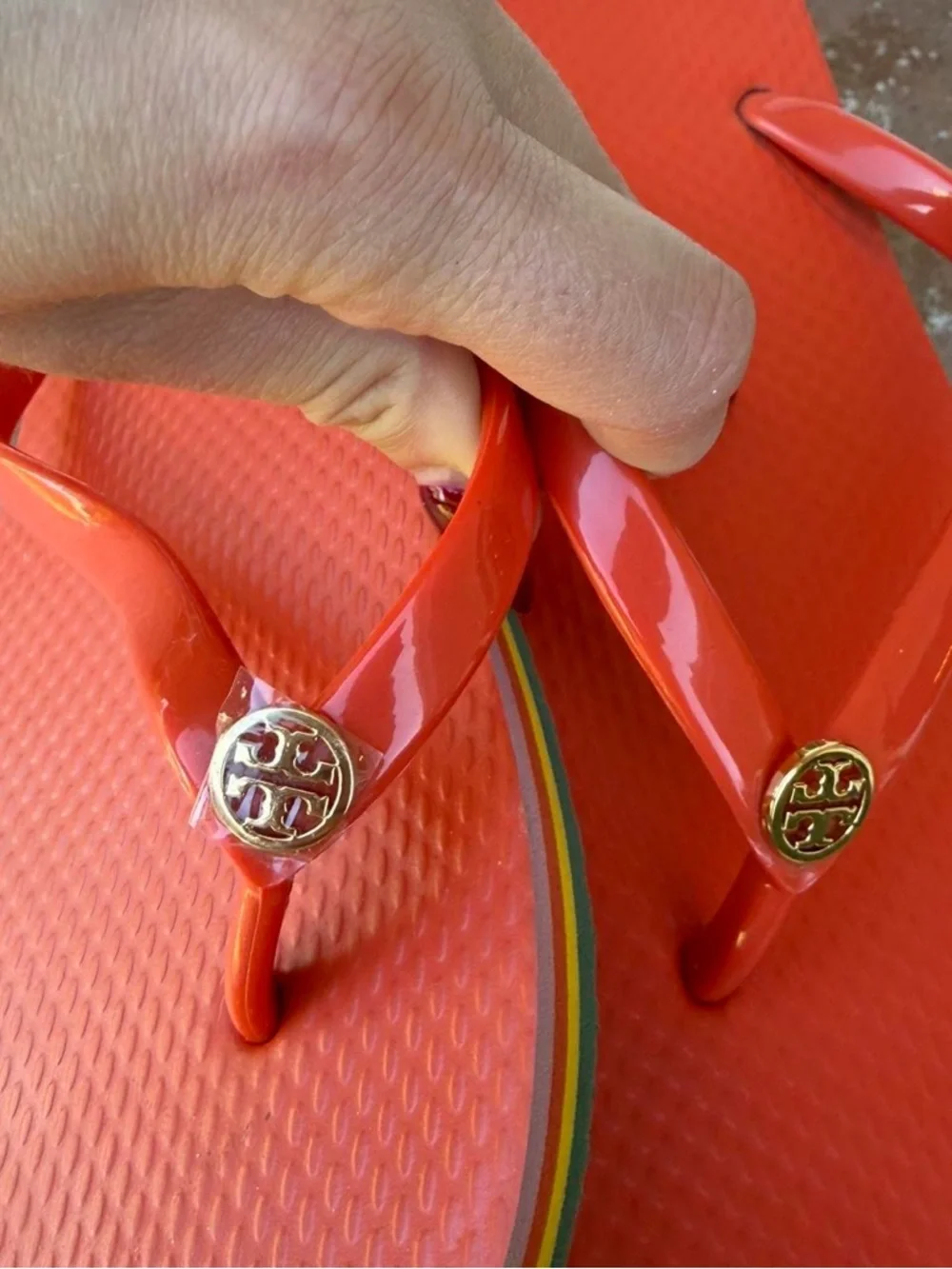 Tory Burch Sole Bright Samba Red Flip Flop Sandals Gold Metal Logo Sz 8 - Picture 3 of 5